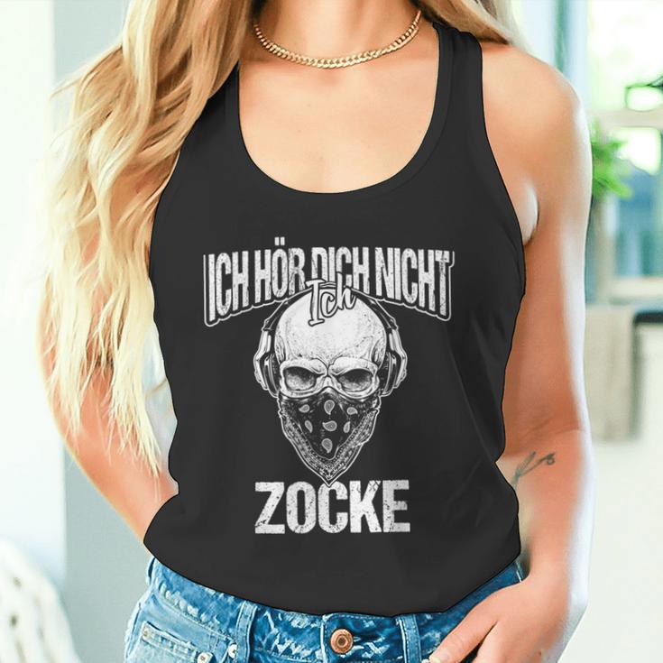 With 'Ich Hör Dich Nicht Ich Zocke Skull Tank Top