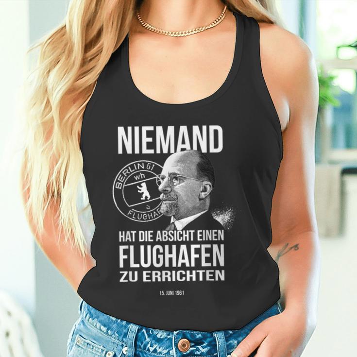 Niemand Hat Die Absicht Einen Flughafen Berlin Tank Top