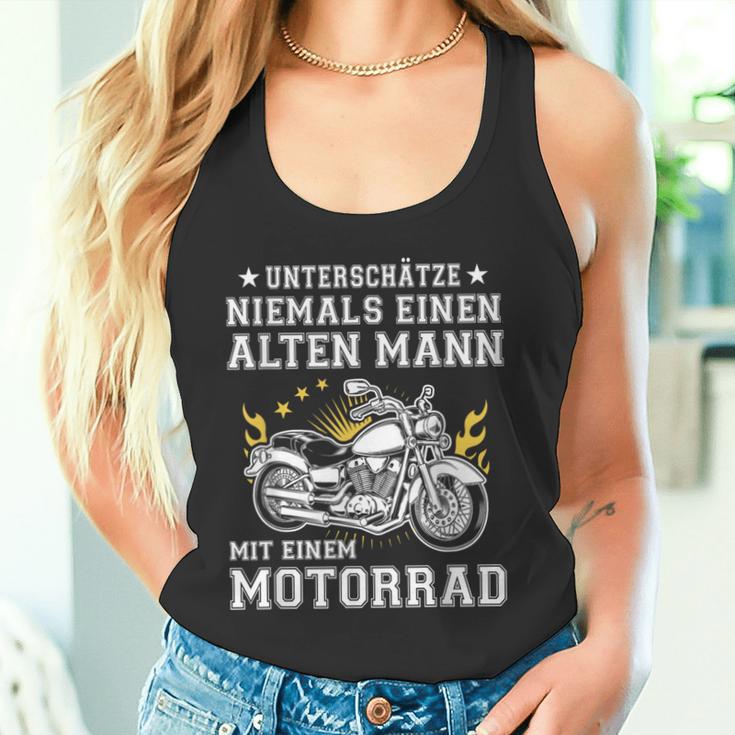 Unterschätze Niemals Einen Old Mann Mit Einer Motorrad Tank Top