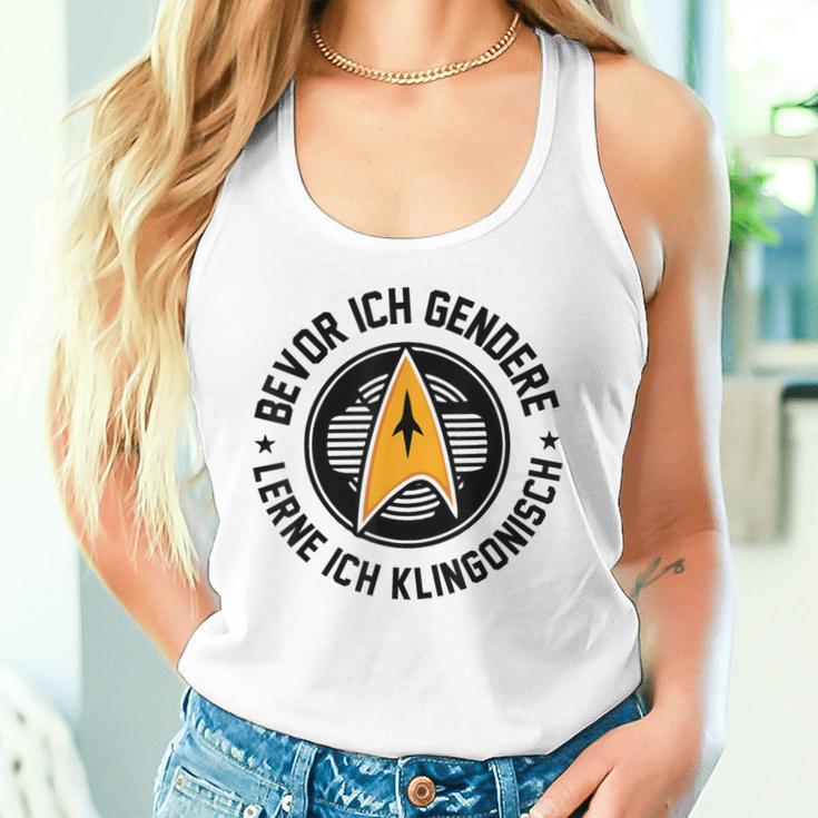 Bevor Ich Gendere Lerne Ich Klingonisch Gray Tank Top