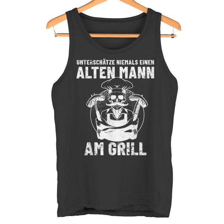 Grillen Unterschatze Niemal Ein Alten Mann Mit Grill S Tank Top