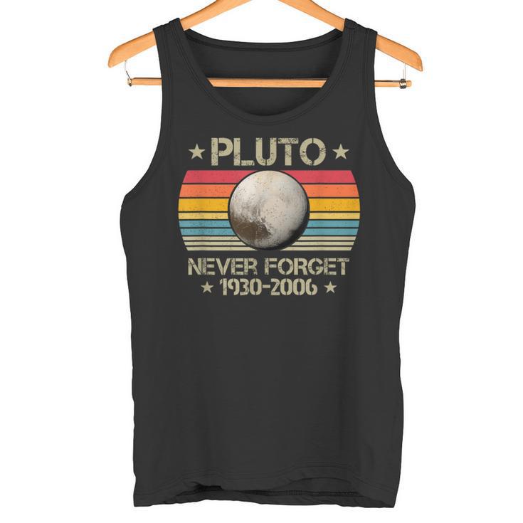 Retrointage Never Forget Pluto 1930 2006 Space Science Tank Top