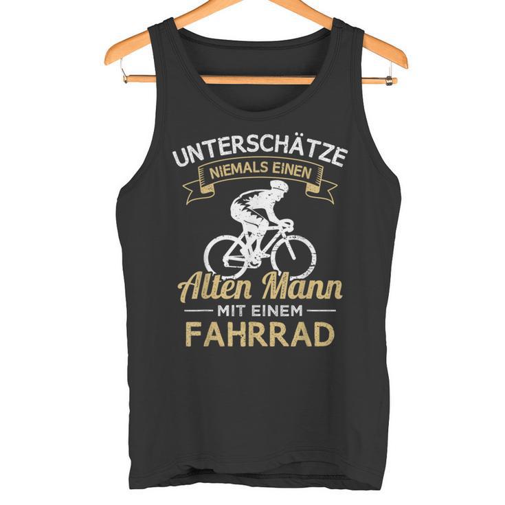 Underschatz Niemals Einen Old Mann Mit Einem Cycling Tank Top