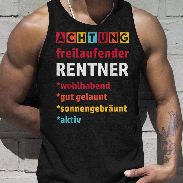 Achtung Freilaufender Rentner Pension Pension Tank Top Geschenke für Ihn