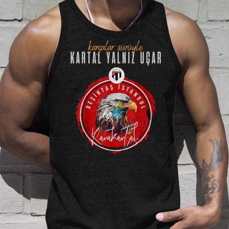 Besiktas Kartal Yalniz Ucar Dark Edition Tank Top Geschenke für Ihn