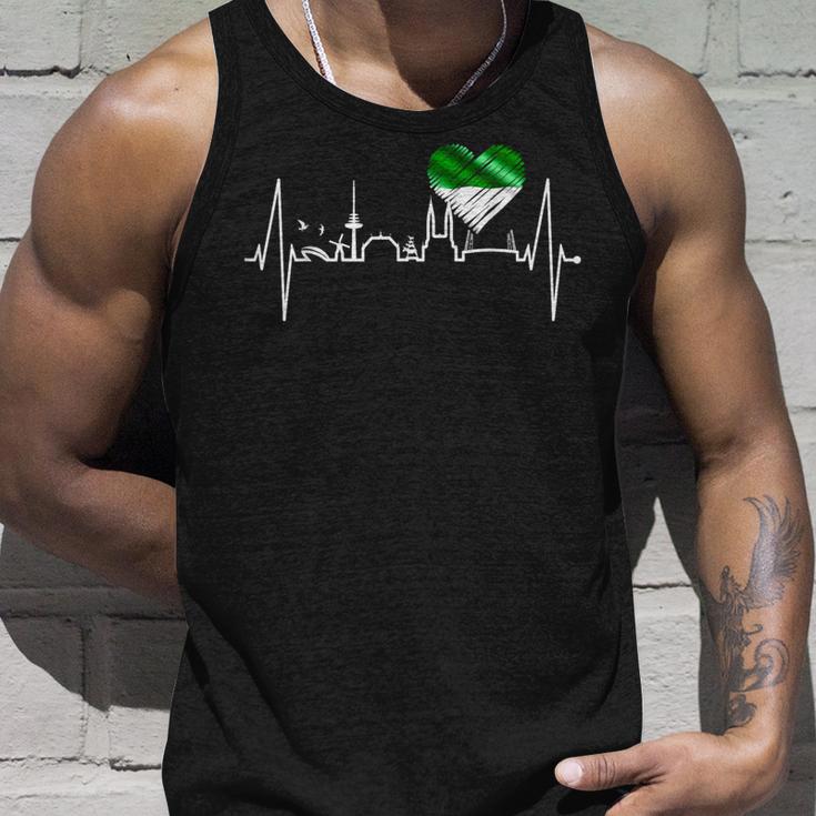 Bremen Skyline Bremer Herzschlag Fan Herz Ich Liebe Bremen Tank Top Geschenke für Ihn