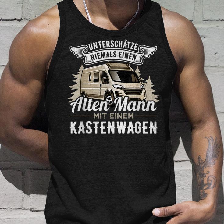 With Camper Underschatz Niemals Eine Alte Mann Mit Boxan Tank Top Geschenke für Ihn