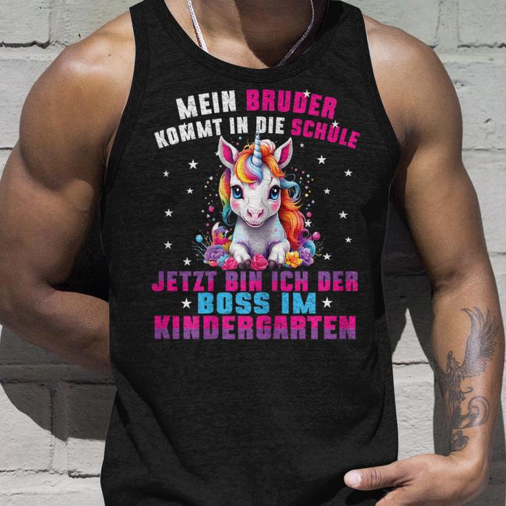 Children's My Brother Comes In Die Schule Boss Im Kindergarten Tank Top Geschenke für Ihn