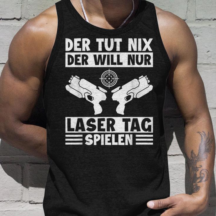 Der Tut Nix Der Will Nur Lasertag Spielen Player Laser Tag Tank Top Geschenke für Ihn