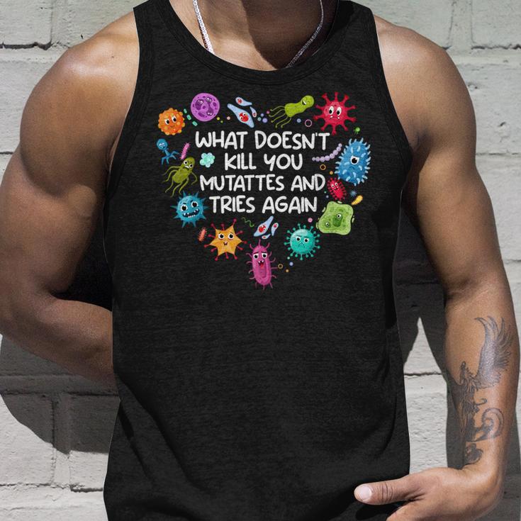 Was Dich Nicht Umbringt Mutiert Undersucht Es Wieder Sarcasmus Tank Top Geschenke für Ihn