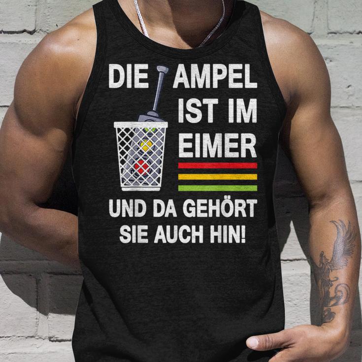 Die Ampel Ist Im Eimer Rücktritt Die Ampel Muss Weg German Tank Top Geschenke für Ihn