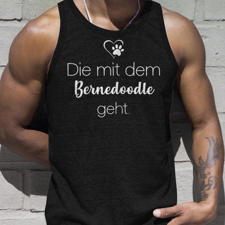 Die Mit Dem Bernedoodle Geht Tank Top Geschenke für Ihn