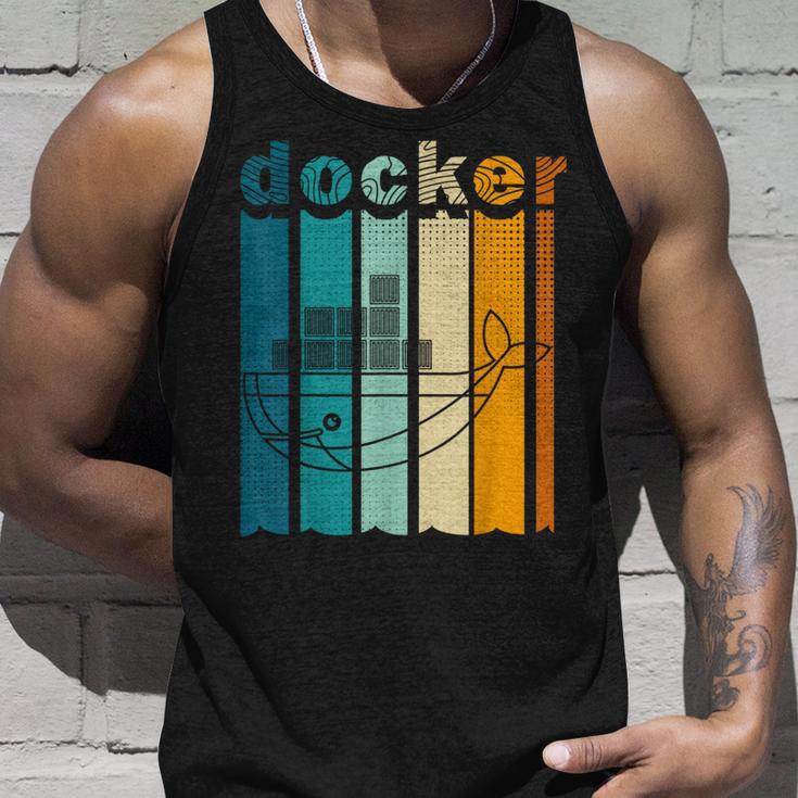 Docker Linux Devops Programming Coding Retro Computer Scientist Tank Top Geschenke für Ihn