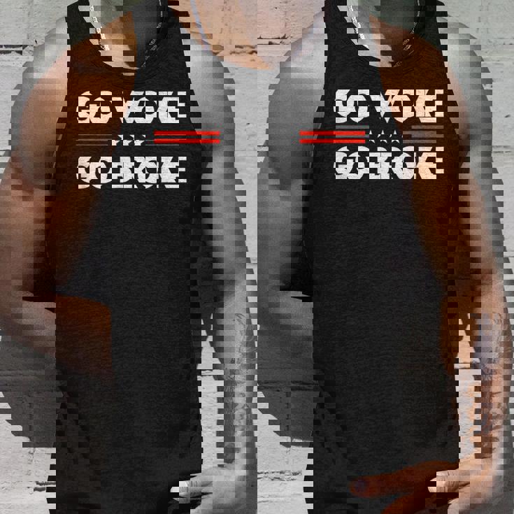 Go Woke Go Broke Get Woke Go Broke Unwoke Meme Canotta Regalos para él