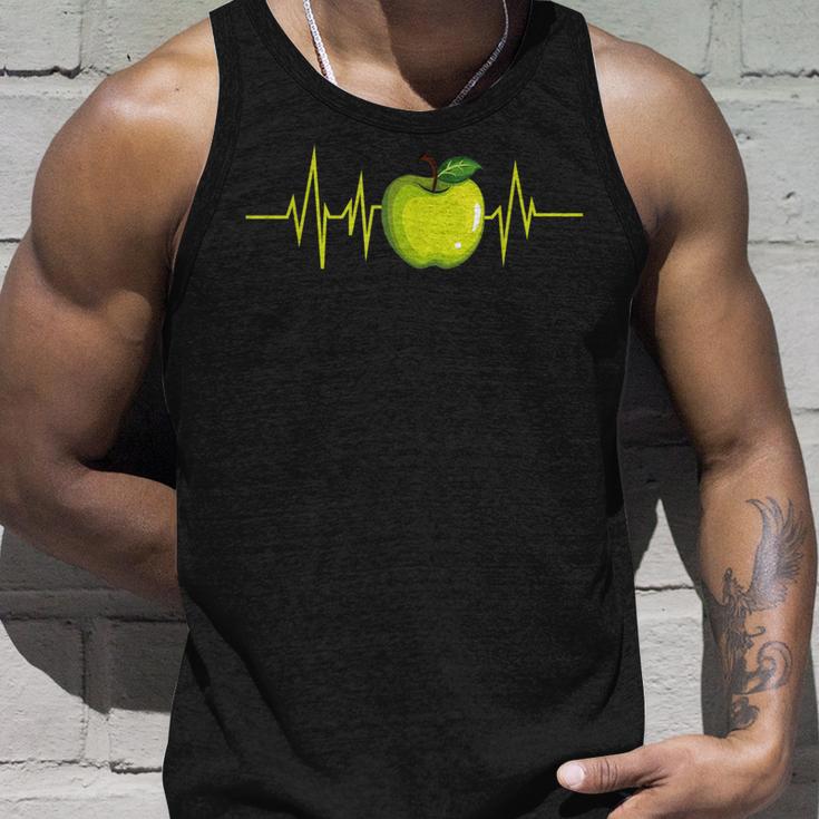 Green Apple Fruit Heartbeat Ecgegan Tank Top Geschenke für Ihn