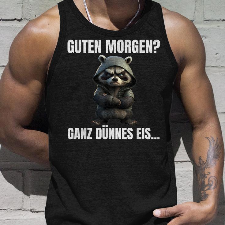 Guten Morgen Ganz Dünnes Eis Kaffee Quote Raccoon Tank Top Geschenke für Ihn