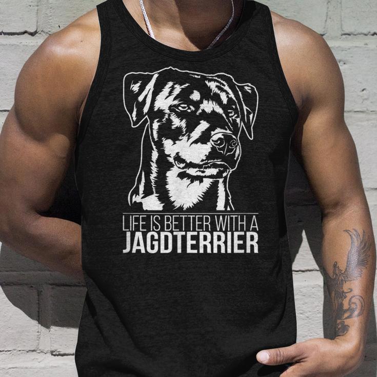 Hunting Terrier Life Is Better Slogan Dog Tank Top Geschenke für Ihn