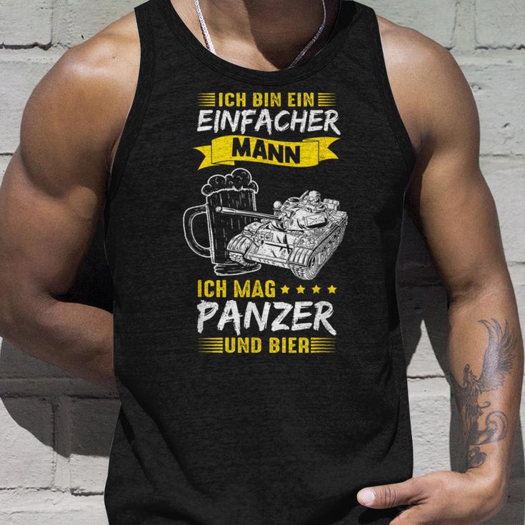 Ich Bin Ein Einfacher Mann Ich Mag Panzer Und Bier Tank Top Geschenke für Ihn