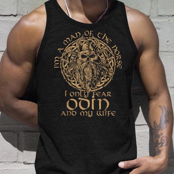 Ich Bin Ein Nordischer Mann Ich Fürchte Nur Odin Und Meine Frau Tank Top Geschenke für Ihn