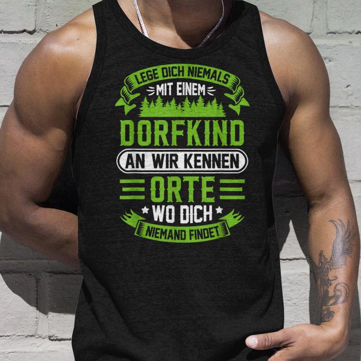 Lege Dich Niemals Mit Einem Dorfkind An Bauer Tank Top Geschenke für Ihn