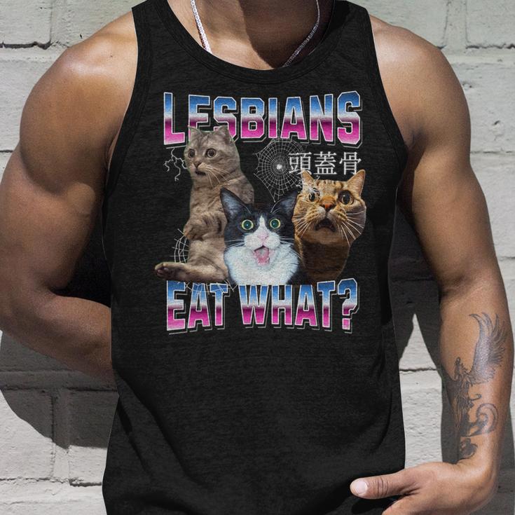 Lesbians Eat What Lesbians Eat What Tank Top Geschenke für Ihn