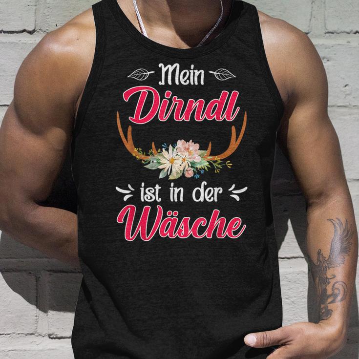 Mein Dirndl Ist In Der Wäsche My Dirndl Tank Top Geschenke für Ihn