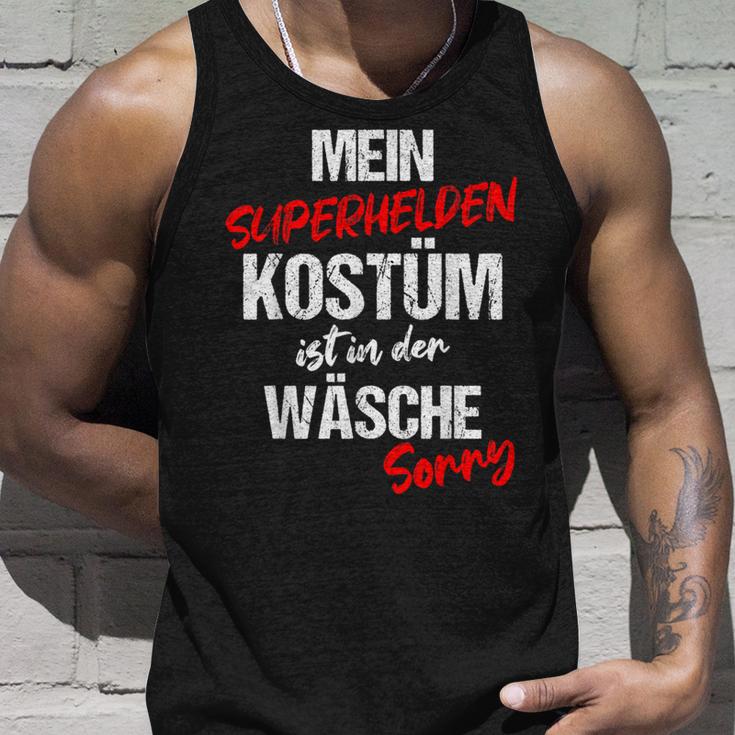 Mein Superhelden Kostüm Ist In Der Wäsche German Langu Tank Top Geschenke für Ihn