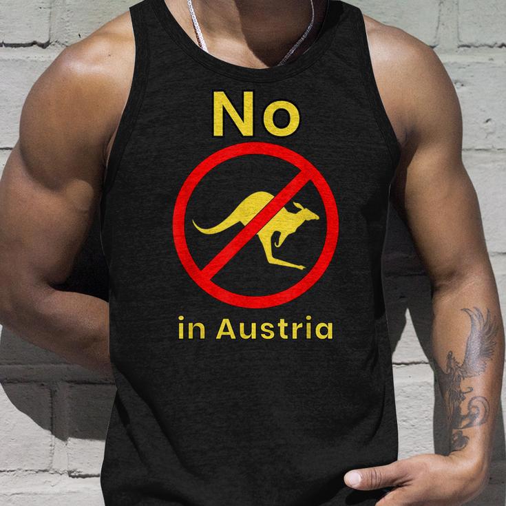 No Kangaroo In Austria No Kangaroo In Austria Tank Top Geschenke für Ihn