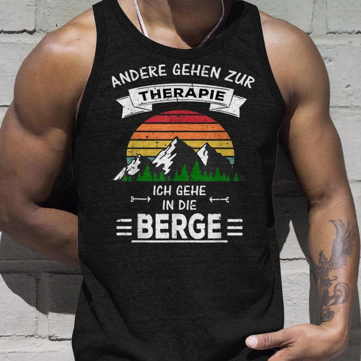 Others Go To Therapie Ich Gehe In Die Berge Tank Top Geschenke für Ihn