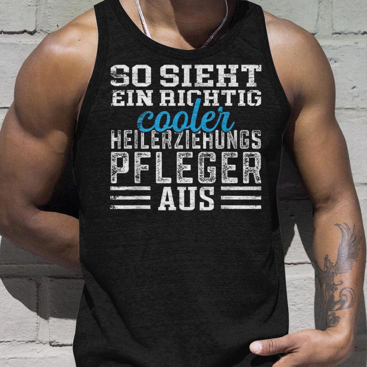 Pfleger So Ssieht Ein Richtig Cooler Healing Training Care Tank Top Geschenke für Ihn