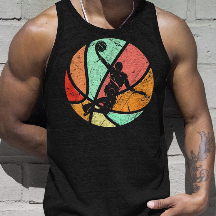 Retro Basketball Player Dunk Silhouette Tank Top Geschenke für Ihn