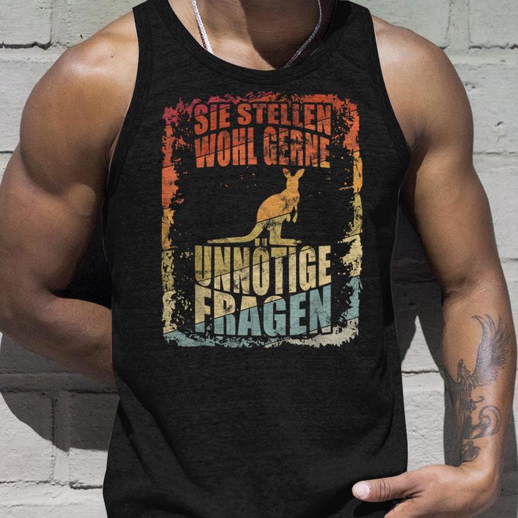 Vintage Kangaroo Du Stelle Wohl Gerne Unnecesse Questions Tank Top Geschenke für Ihn