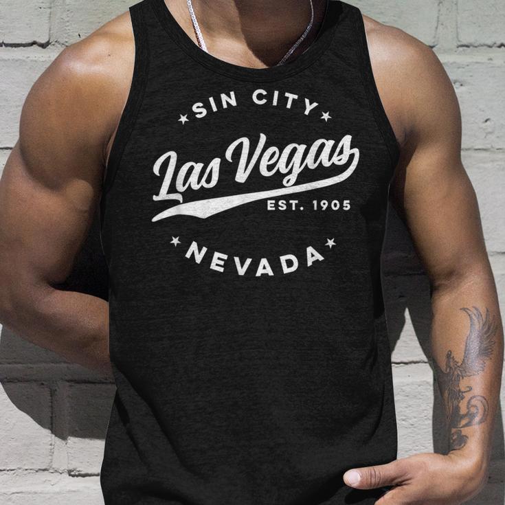 Vintage Lasegas Sin City Nevada Text Tank Top Geschenke für Ihn