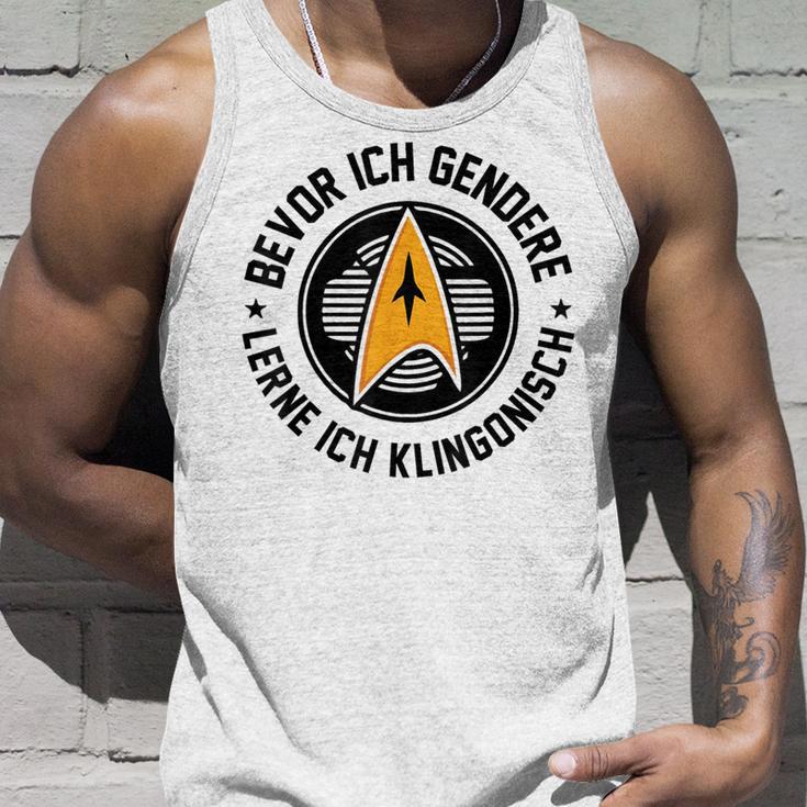 Bevor Ich Gendere Lerne Ich Klingonisch Gray Tank Top Geschenke für Ihn