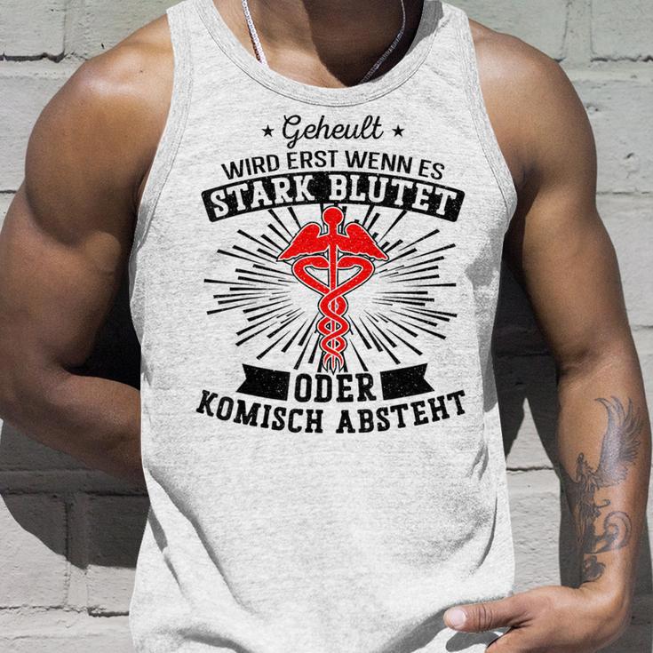 Geheult Wird Erst Wenn Es Stark Blutet Oder Komisch Abstand Ge Tank Top Geschenke für Ihn