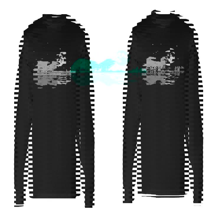Noche Lago Guitarra Eléctrica Reflejos Amante De La Guitarra Camiseta de manga larga