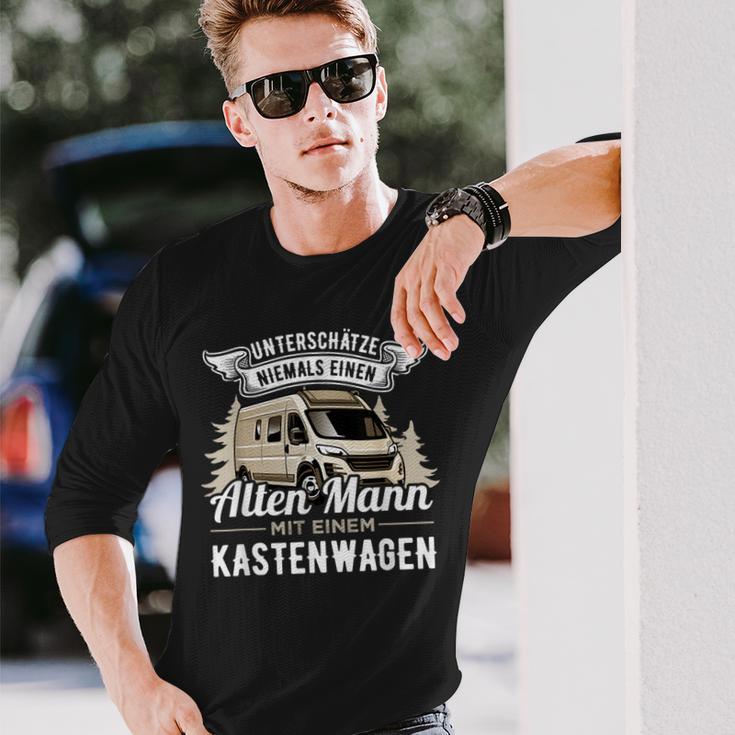 With Camper Underschatz Niemals Eine Alte Mann Mit Boxan Langarmshirts Geschenke für Ihn