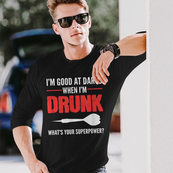 Gut In Darts Alkoholische Person Langarmshirts Geschenke für Ihn