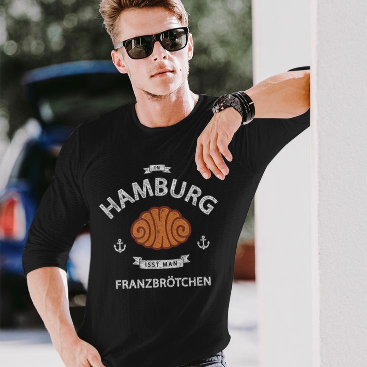 In Hamburg Isst Man Franzbrötchen Nordlicht Idea Langarmshirts Geschenke für Ihn