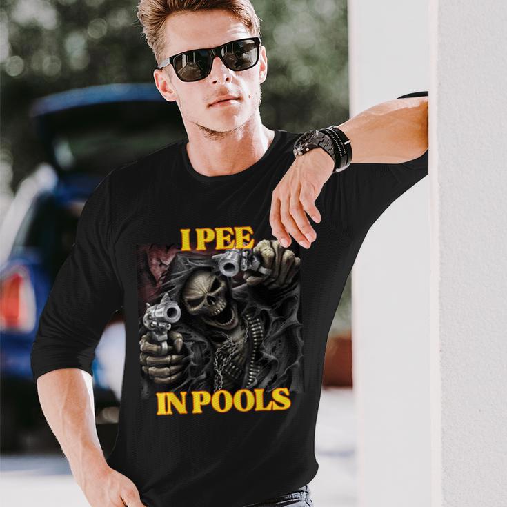 I Pee In Pools Cringe Hard Skeleton Meme Langarmshirts Geschenke für Ihn