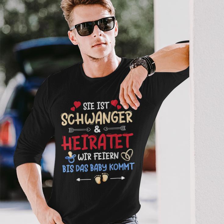 Sie Ist Schwanger Und Heiratet Wir Feiern Hen Party S Langarmshirts Geschenke für Ihn