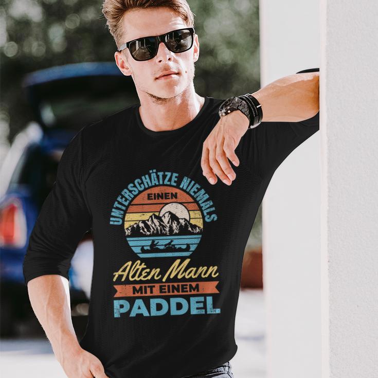 Underschätze Niemal Einen Old Man Mit Einem Paddle S Langarmshirts Geschenke für Ihn