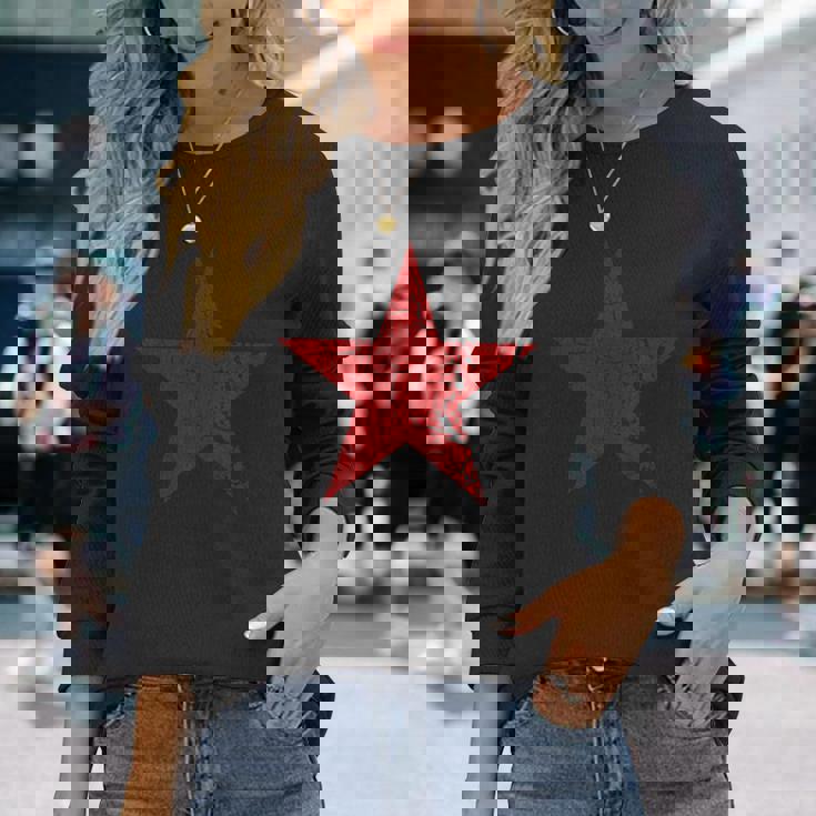 Estrella Roja Envejecida Grunge Estrella Roja De Colorintage Camiseta de manga larga Regalos para ella