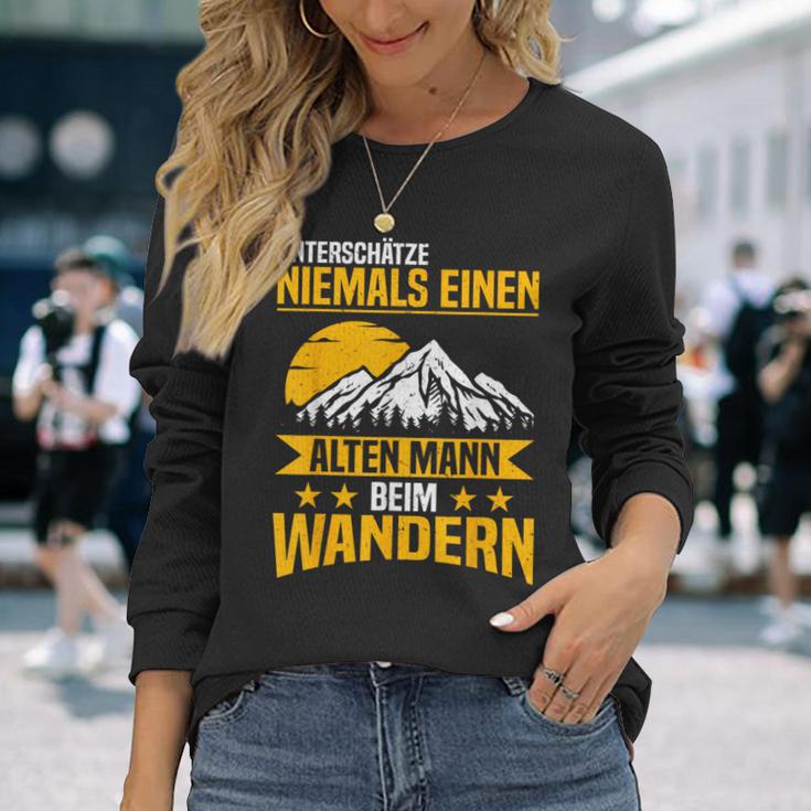 Hikung Underschätze Niemal Eine Alten Mann Weim Hikern S Langarmshirts Geschenke für Sie