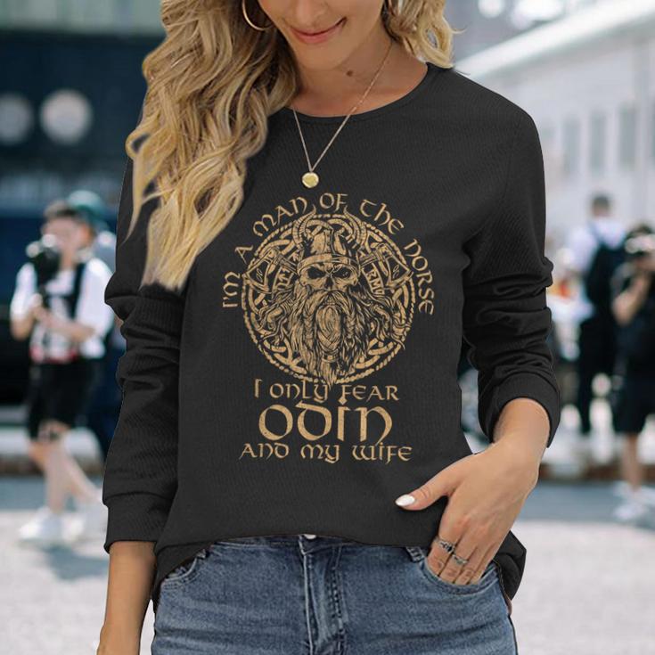 Ich Bin Ein Nordischer Mann Ich Fürchte Nur Odin Und Meine Frau Langarmshirts Geschenke für Sie