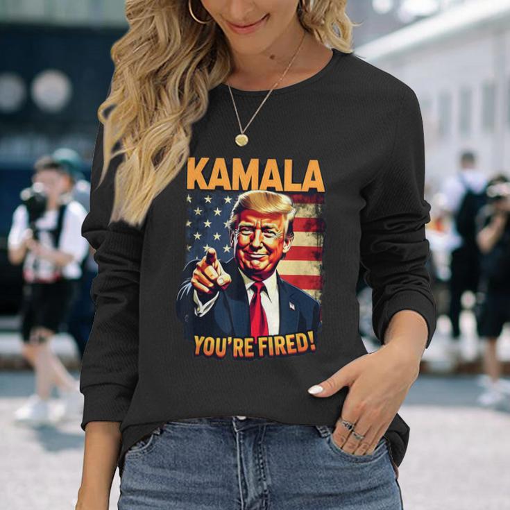 Kamala Du Bist Gefeuert Lustiger Präsident Trump Lacht Über Kamala Langarmshirts Geschenke für Sie