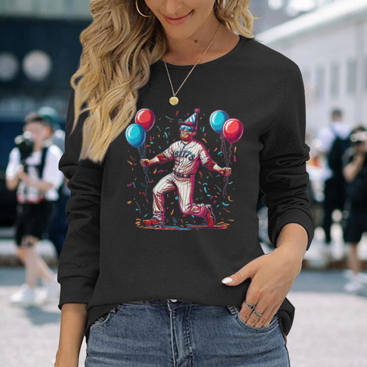 Lustiger Baseballspieler Mit Geburtstagsballons Und Hut Kostüm Langarmshirts Geschenke für Sie