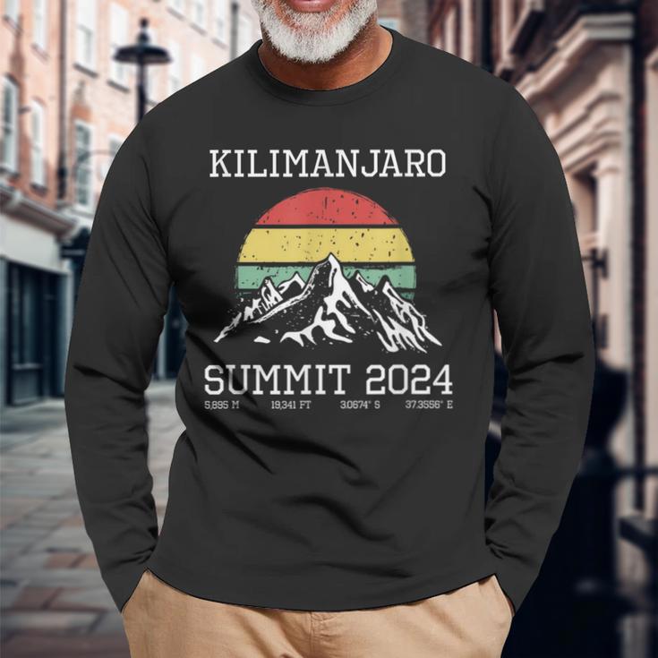 Gipfel Kilimanjaro 2024 Hiking Tanzania Retro Langarmshirts Geschenke für alte Männer