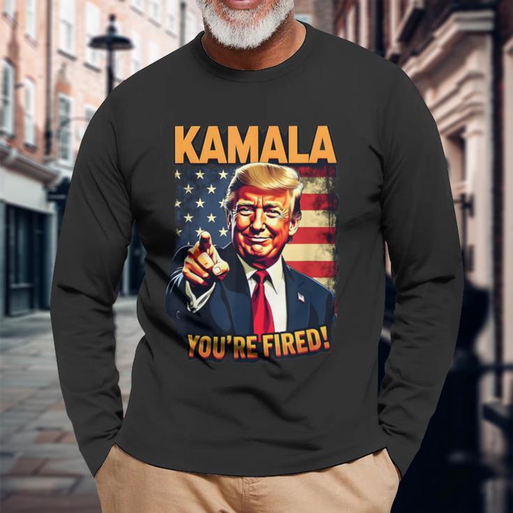 Kamala Du Bist Gefeuert Lustiger Präsident Trump Lacht Über Kamala Langarmshirts Geschenke für alte Männer