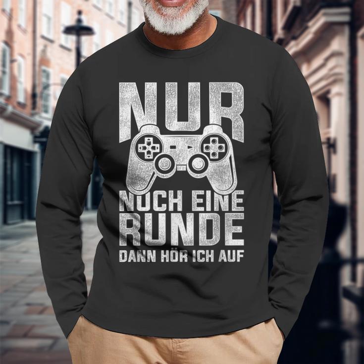 Nur Noch Eine Runde Dann Hör Ich Auf Gamer Gocker Langarmshirts Geschenke für alte Männer